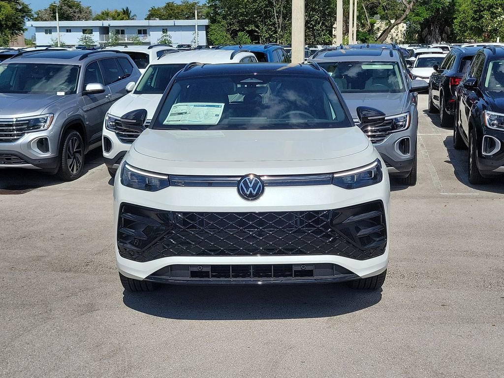 New 2026 Volkswagen Tiguan SE R-Line FWD image 2