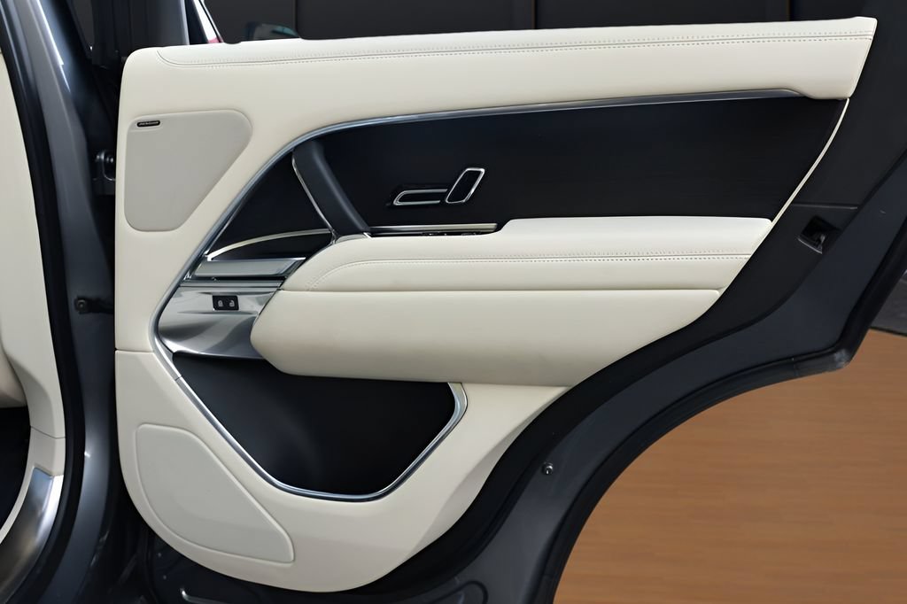 Used 2023 Land Rover Range Rover SE AWD/4WD image 19