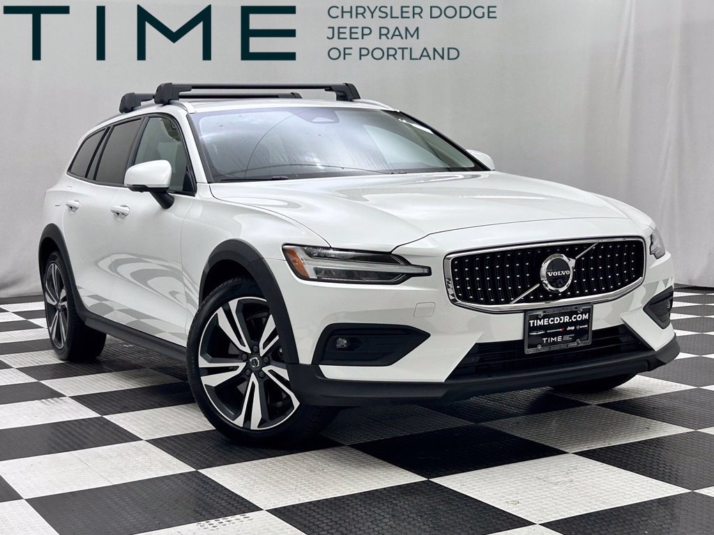 Used 2025 Volvo V60 B5 Cross Country Plus