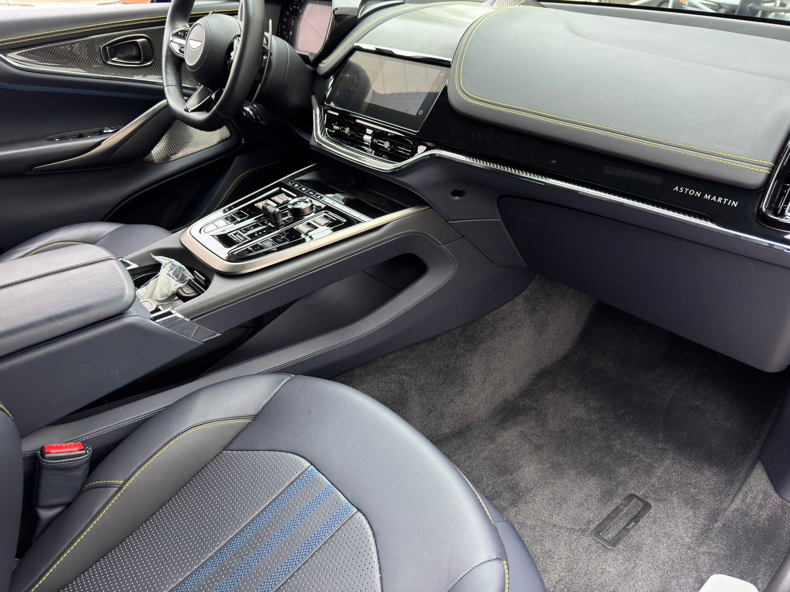 Used 2025 Aston Martin DBX 707 image 17