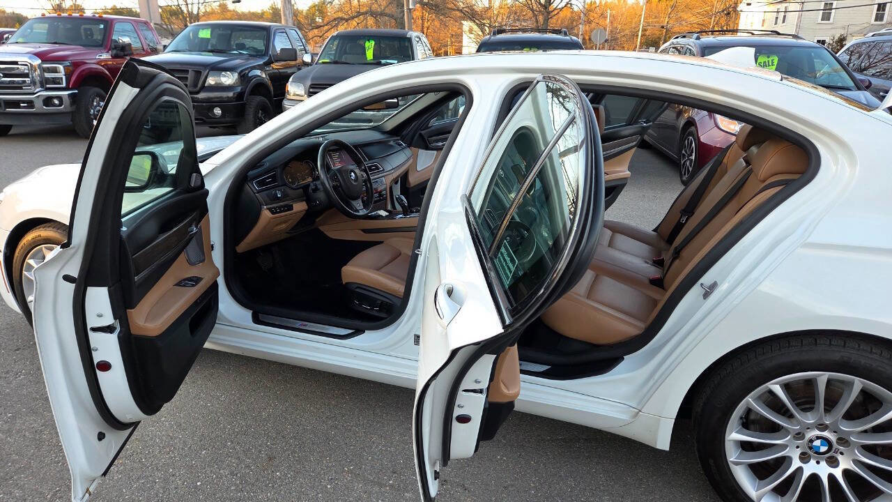 Used 2015 BMW 750i xDrive AWD/4WD image 24
