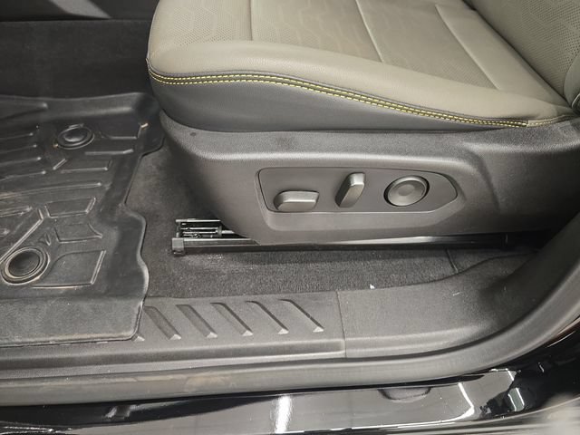 Used 2024 Chevrolet Colorado ZR2 w/ ZR2 Convenience Package III AWD/4WD image 39