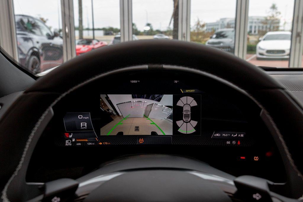 Used 2024 Ferrari Roma Spider image 23