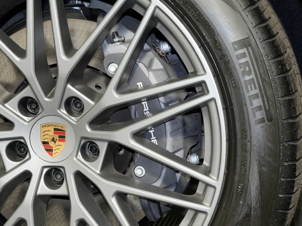 New 2026 Porsche Cayenne Coupe AWD/4WD image 14