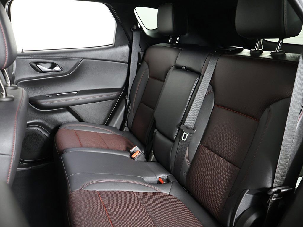 Used 2025 Chevrolet Blazer RS image 34