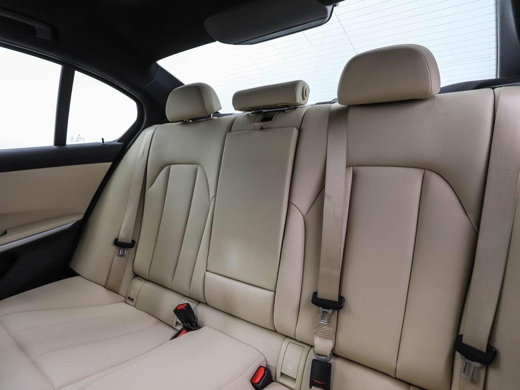 Used 2021 BMW 330i xDrive Sedan w/ Convenience Package image 23