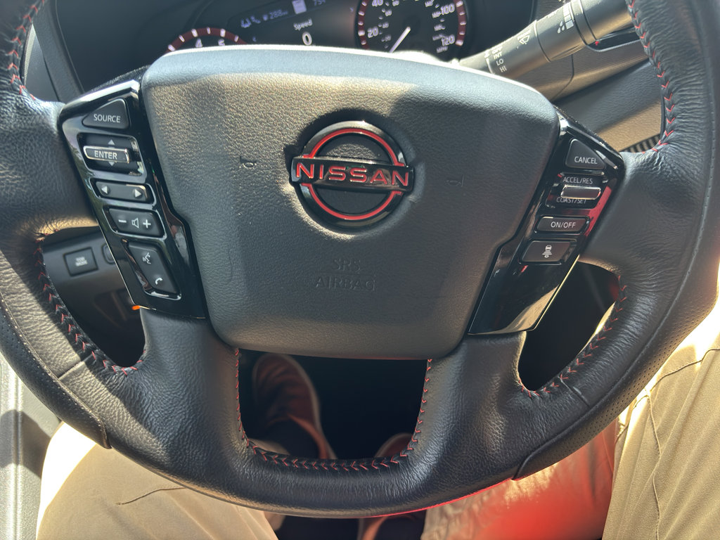 Used 2022 Nissan Frontier PRO-4X AWD/4WD image 9