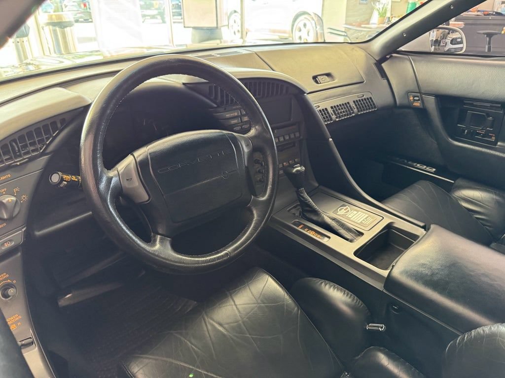 Used 1991 Chevrolet Corvette Coupe RWD image 9