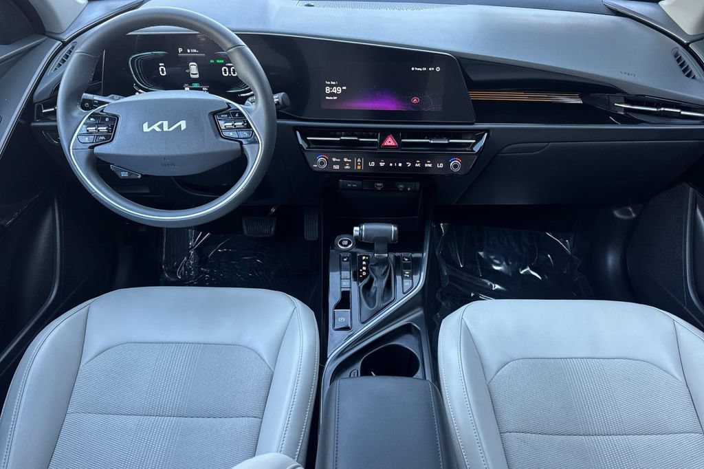 Used 2025 Kia Niro EX FWD image 9