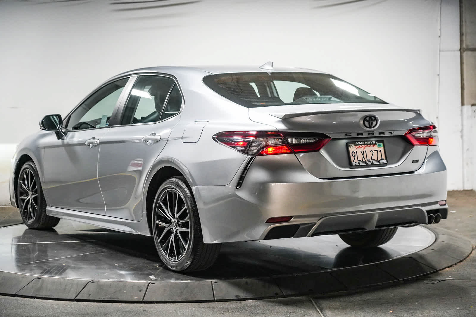 Certified 2024 Toyota Camry SE FWD image 5