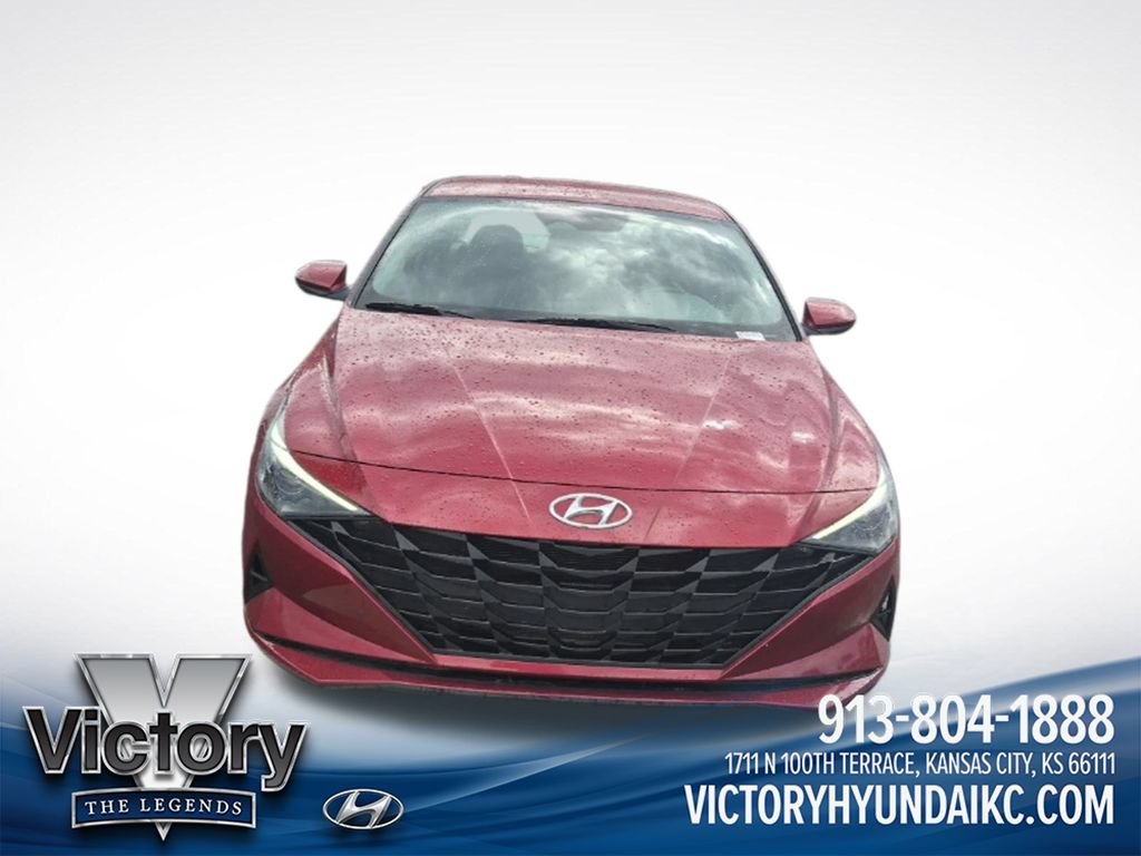 Used 2023 Hyundai Elantra SE FWD image 2