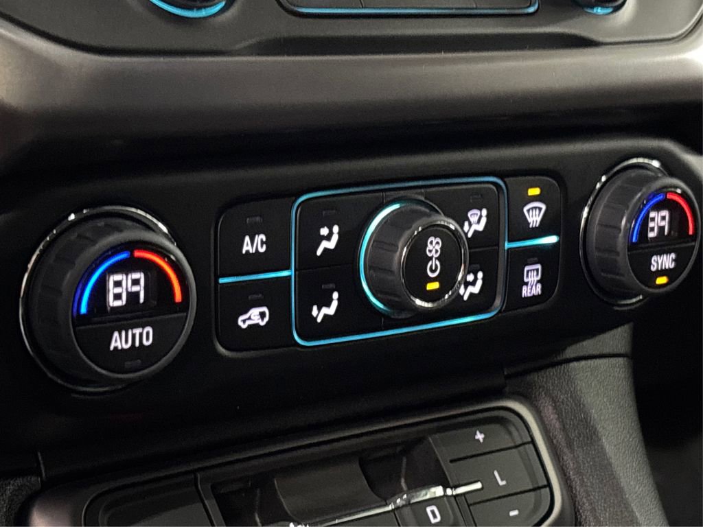 Used 2023 GMC Acadia AT4 image 30