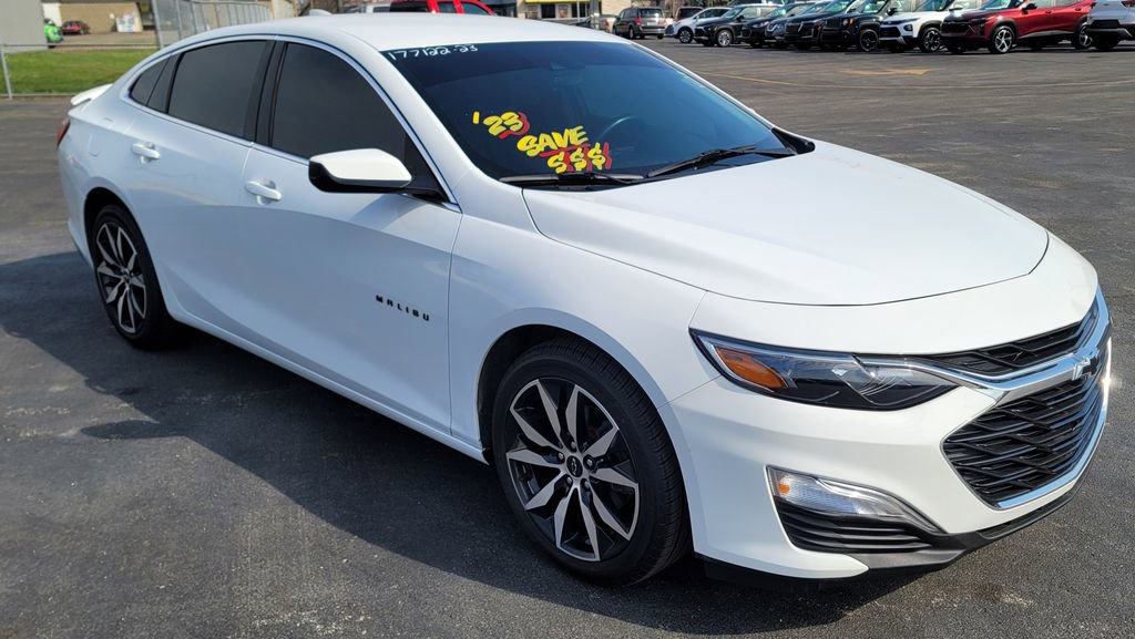 Used 2023 Chevrolet Malibu RS image 2