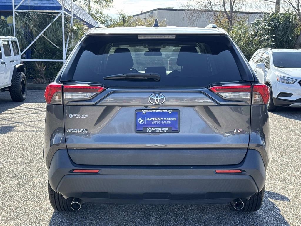 Used 2019 Toyota RAV4 LE image 7