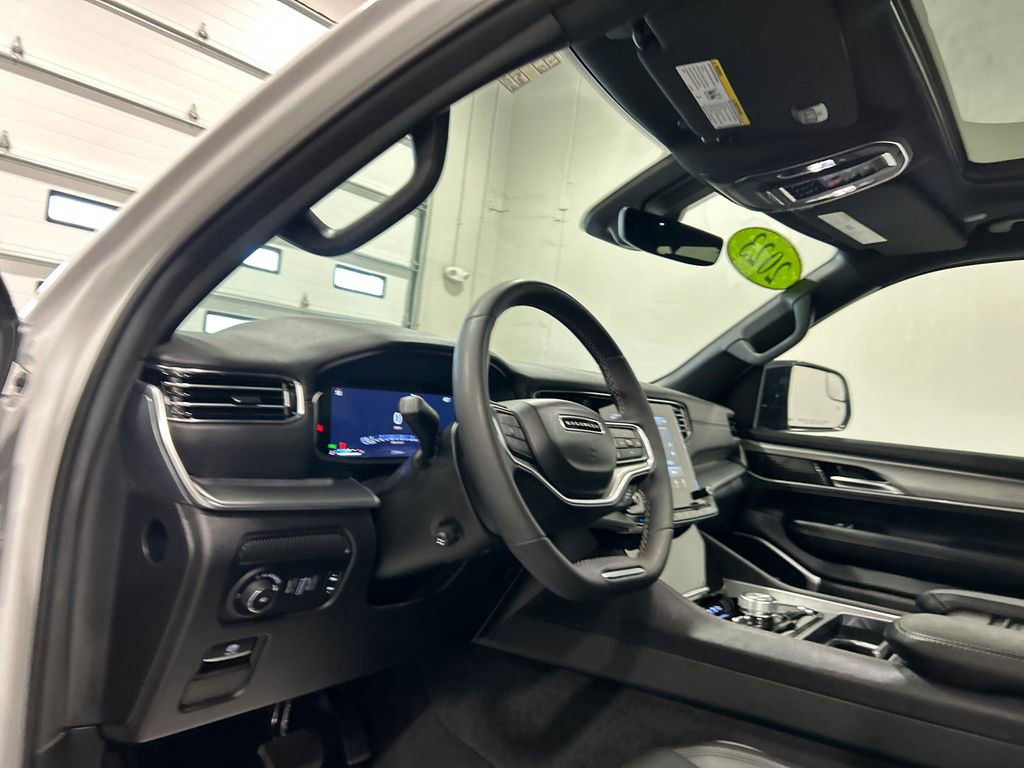 Used 2023 Jeep Wagoneer 4WD w/ Convenience Group I image 19