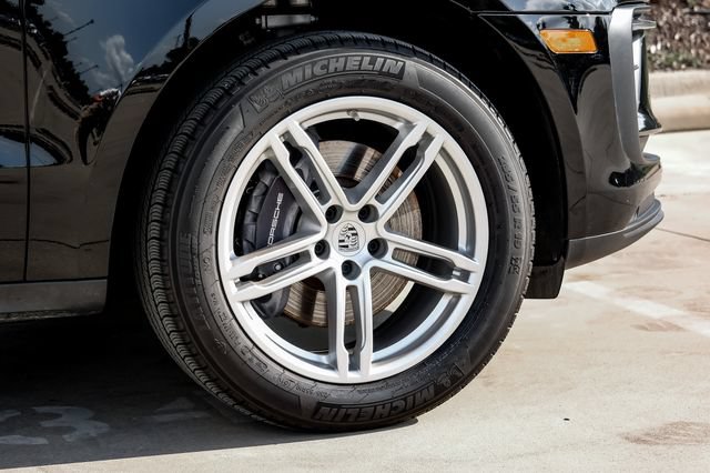 Used 2025 Porsche Macan AWD/4WD image 66