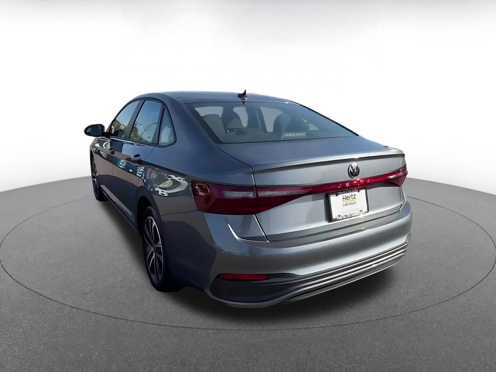 Used 2025 Volkswagen Jetta Sport image 12