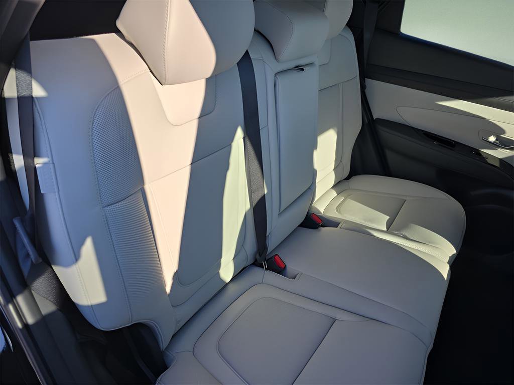 New 2025 Hyundai Tucson Limited FWD image 9
