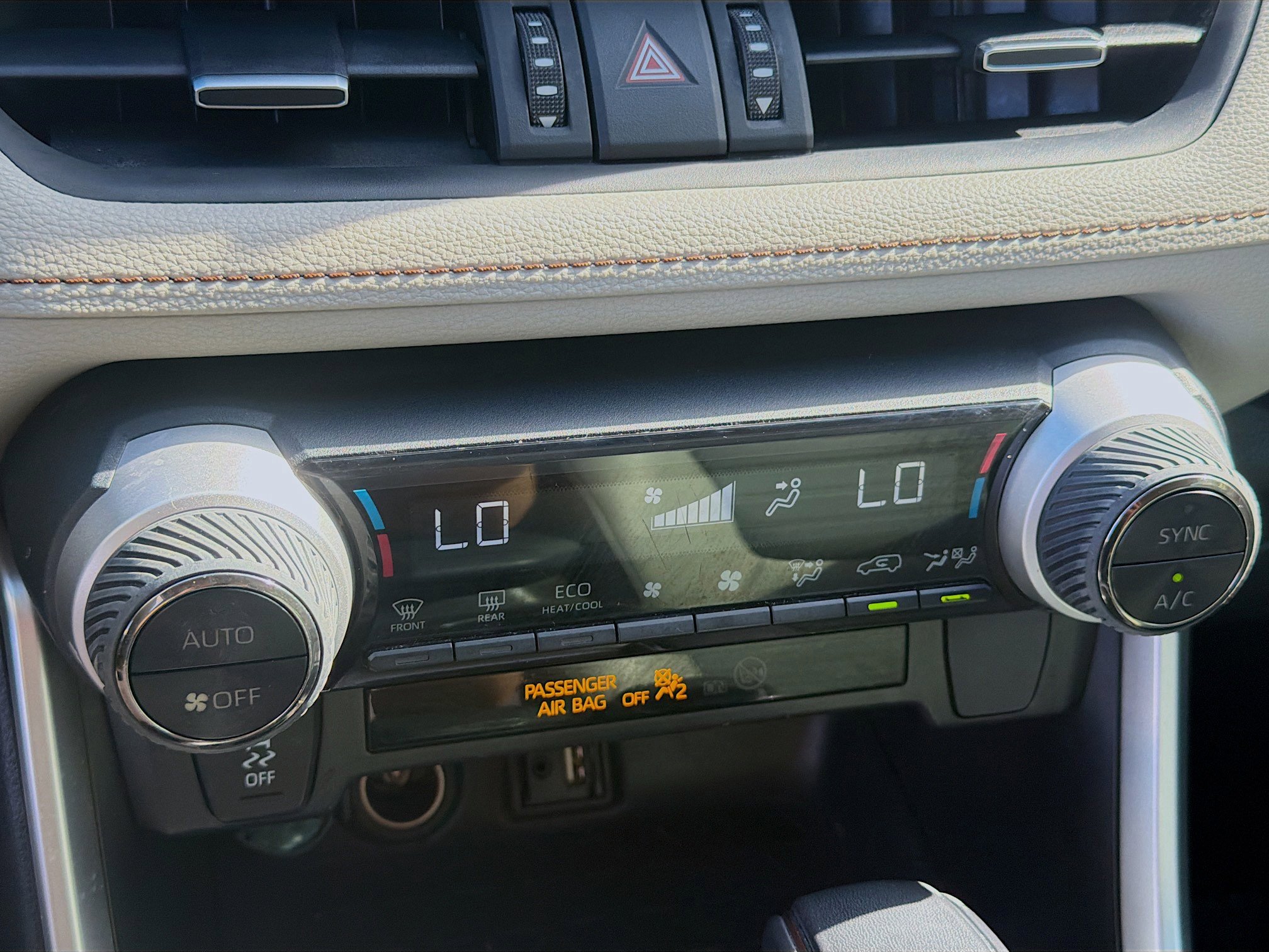 Used 2019 Toyota RAV4 XLE Premium FWD image 15