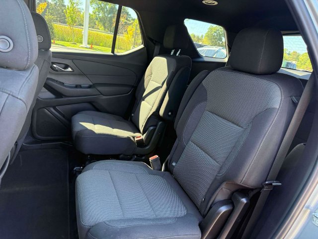 Used 2023 Chevrolet Traverse LT AWD/4WD image 12