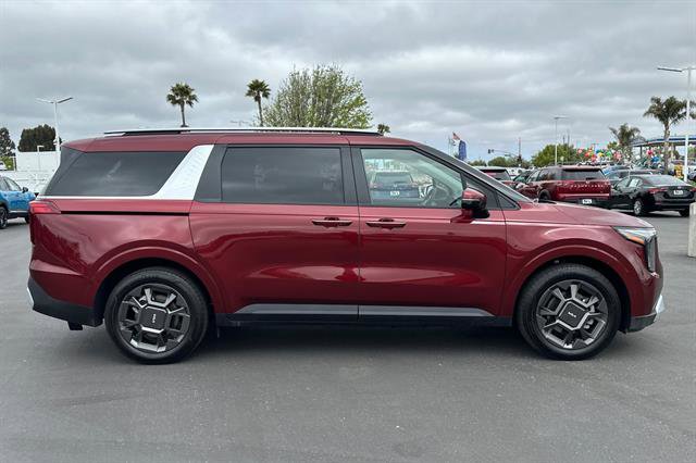 New 2025 Kia Carnival EX image 3