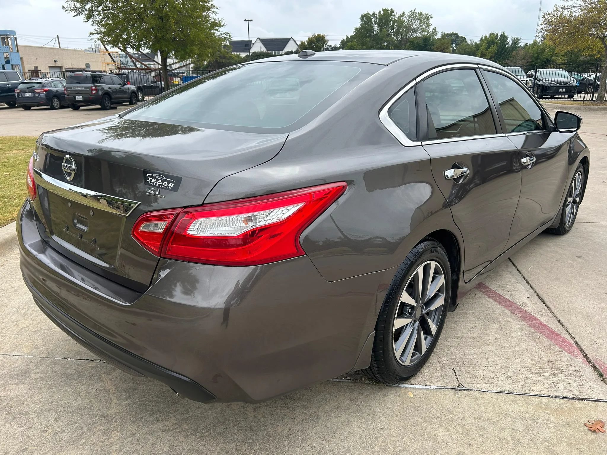 Used 2017 Nissan Altima 2.5 SL w/ 2.5 Technology Package FWD image 8
