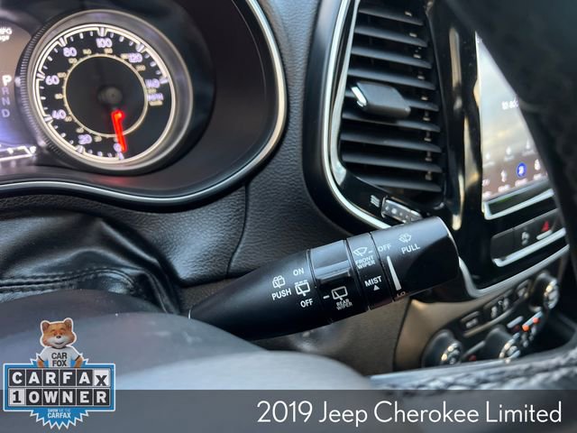Used 2019 Jeep Cherokee Limited image 30