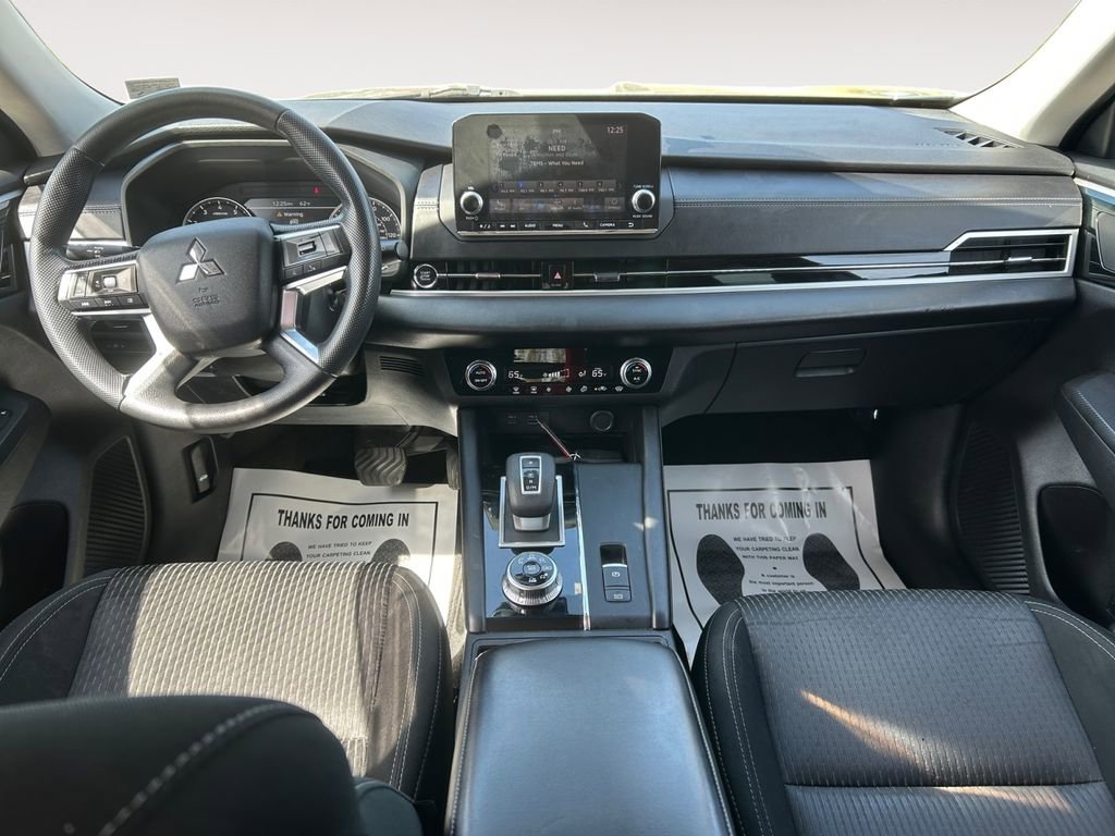 Used 2022 Mitsubishi Outlander ES image 10