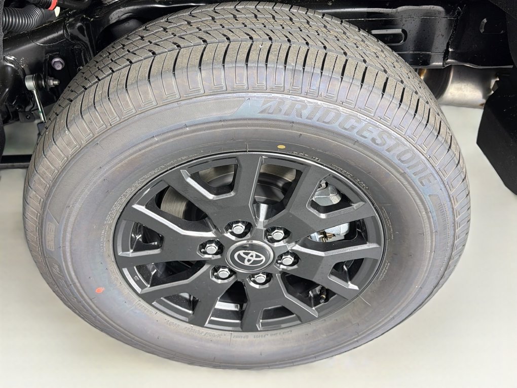 New 2026 Toyota 4Runner SR5 AWD/4WD image 31