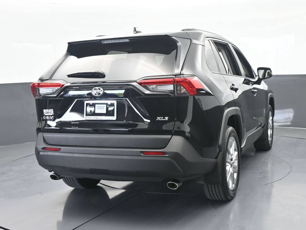 Used 2025 Toyota RAV4 XLE Premium FWD image 5