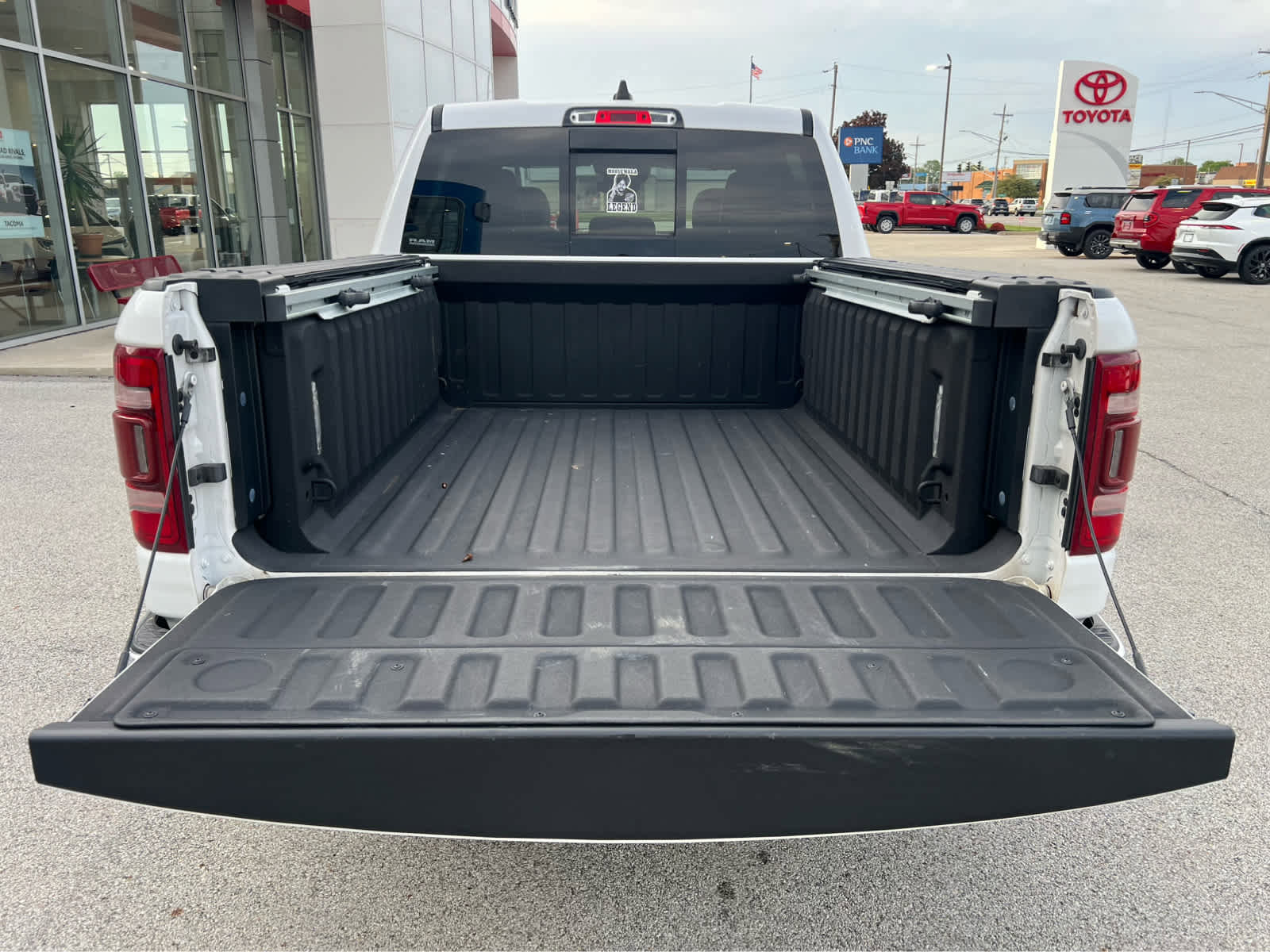 Used 2021 RAM 1500 Limited AWD/4WD image 10