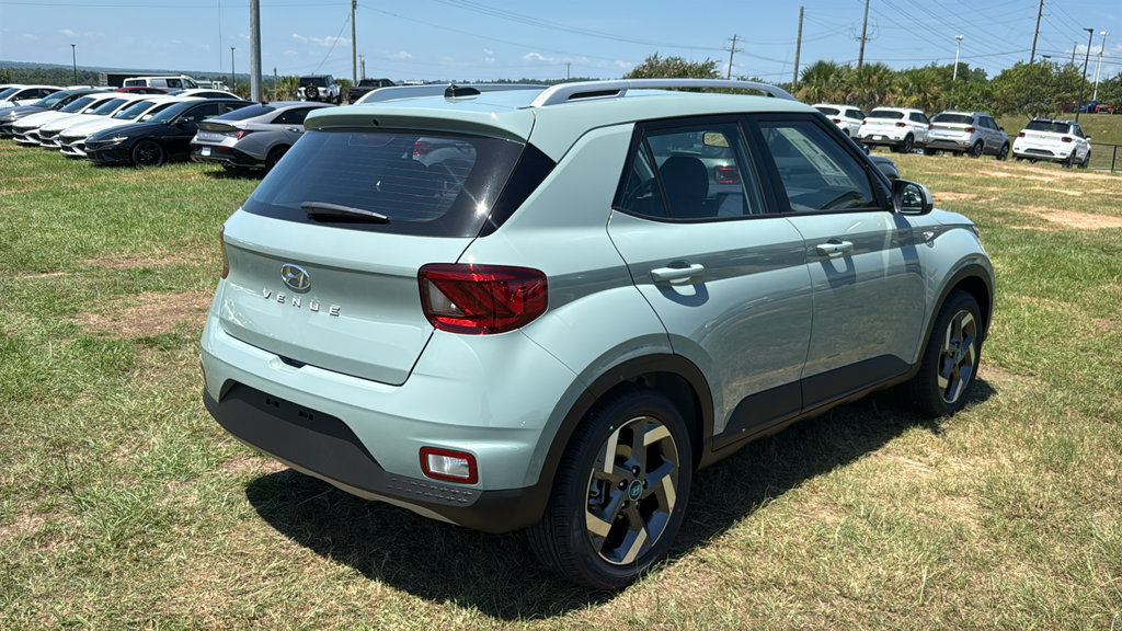 New 2026 Hyundai Venue SEL FWD image 7
