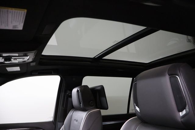 Used 2026 Cadillac Escalade ESV Luxury w/ Touring Package AWD/4WD image 12