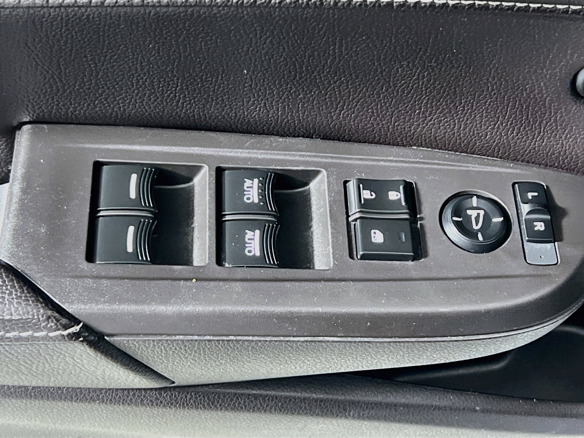 Used 2019 Acura ILX w/ Premium Package FWD image 16