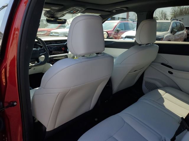 New 2026 Jeep Cherokee Limited AWD/4WD image 13
