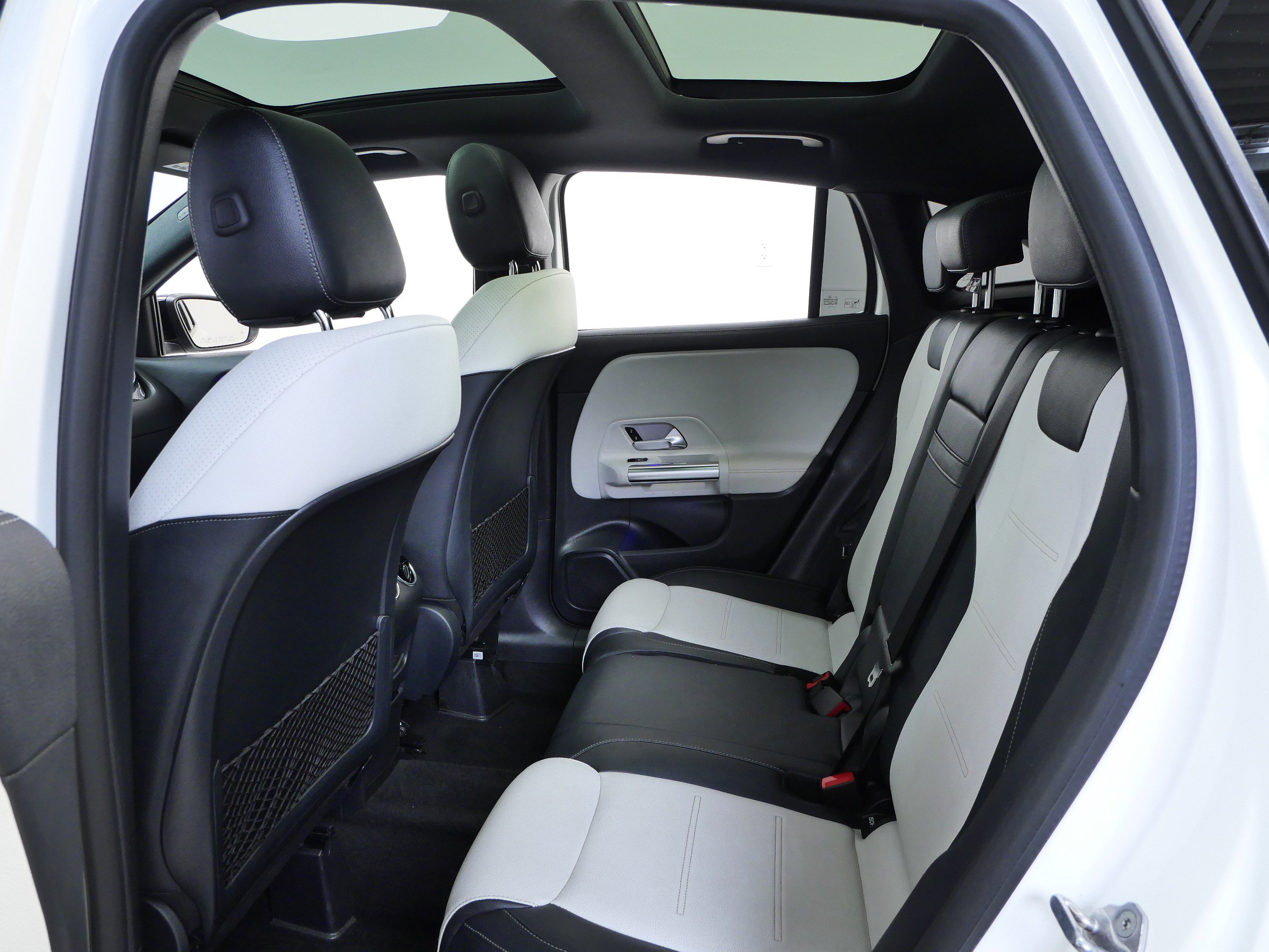 Used 2022 Mercedes-Benz GLA 250 4MATIC image 19