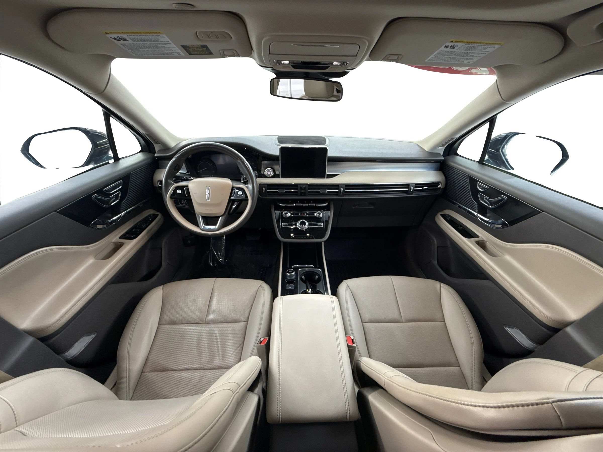 Used 2022 Lincoln Corsair AWD w/ Premium Package image 17