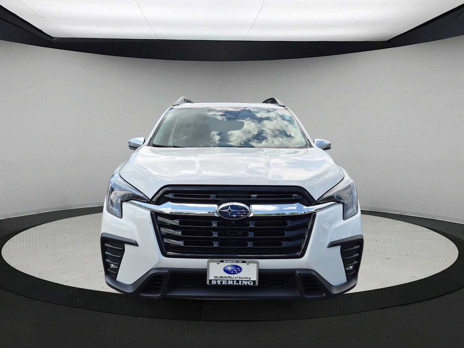 Used 2023 Subaru Ascent Limited w/ Technology Package AWD/4WD image 3