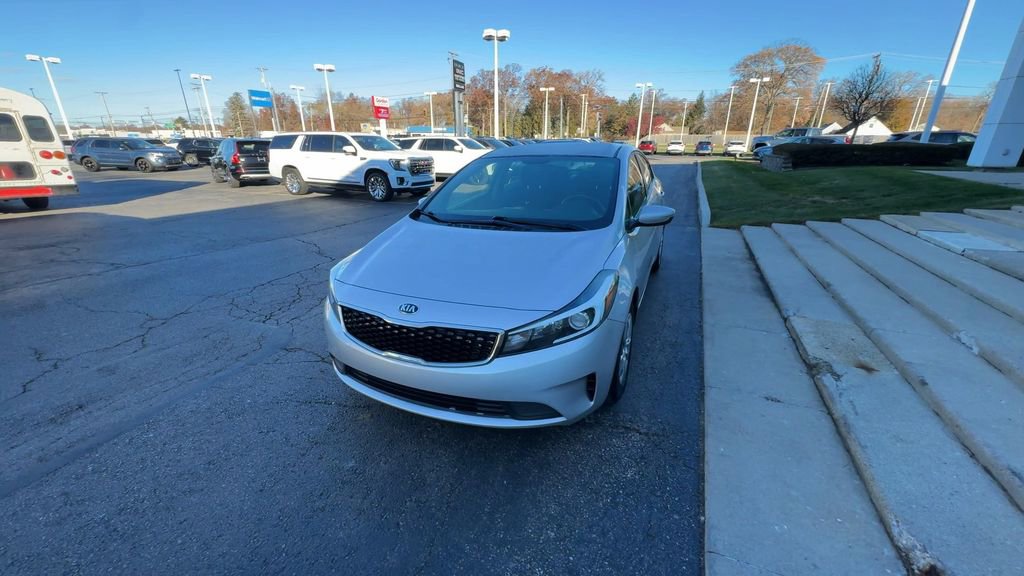 Used 2017 Kia Forte LX image 3