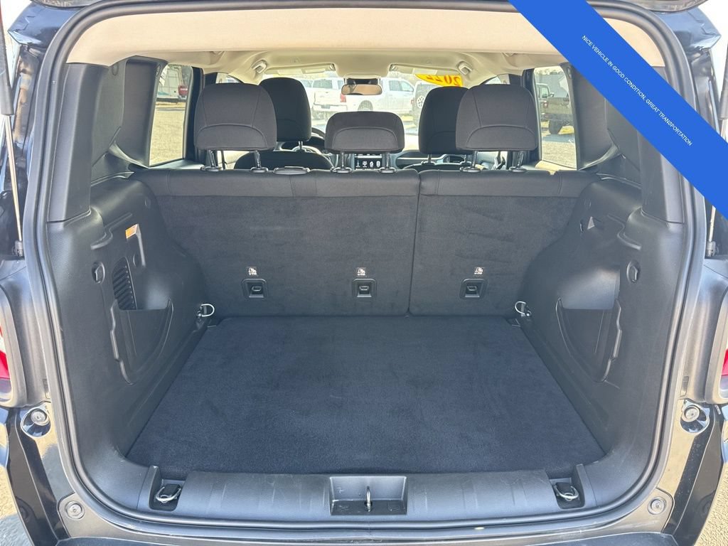 Used 2022 Jeep Renegade Latitude AWD/4WD image 12