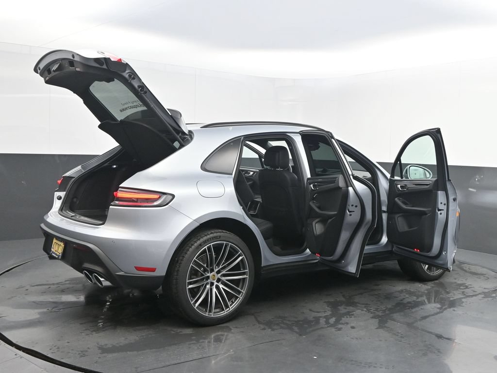 Certified 2026 Porsche Macan AWD/4WD image 37