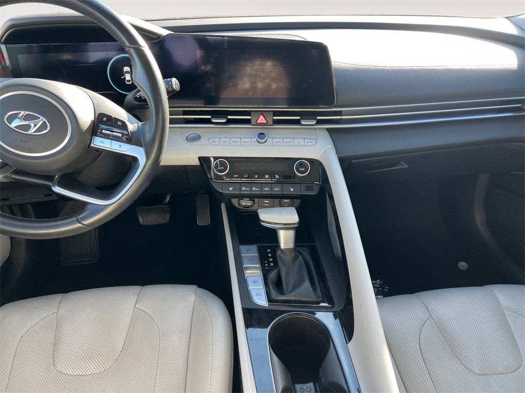 Used 2023 Hyundai Elantra Limited image 11