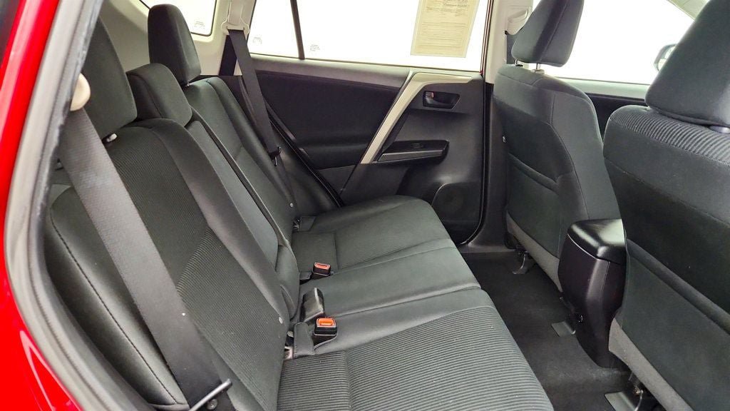 Used 2018 Toyota RAV4 LE w/ All Weather Liner Package AWD/4WD image 21