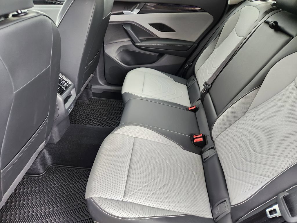 New 2025 Volkswagen Tiguan SE AWD/4WD image 18