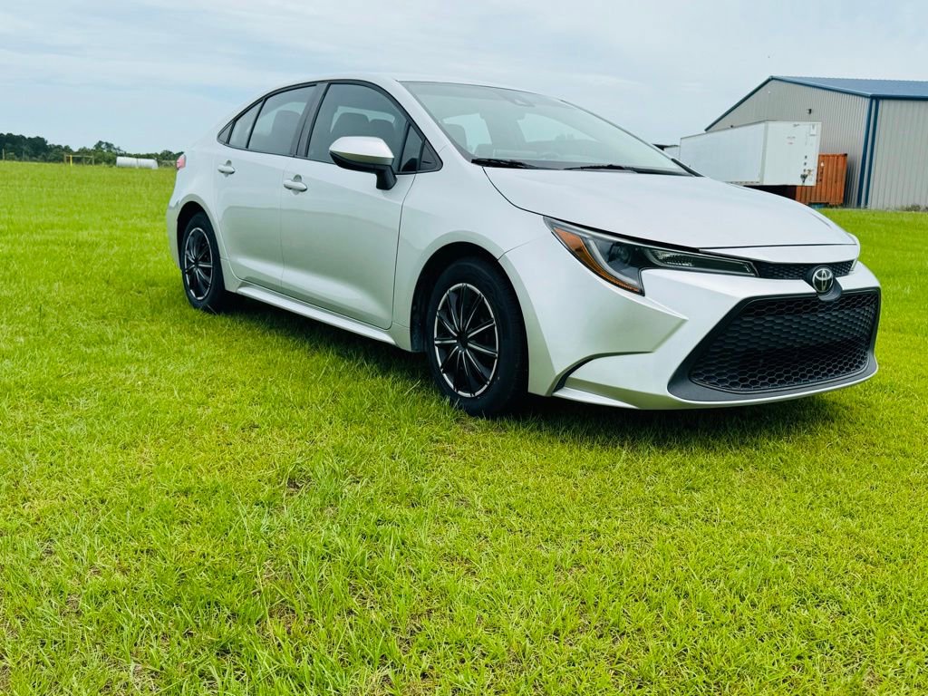 Used 2021 Toyota Corolla LE FWD image 3