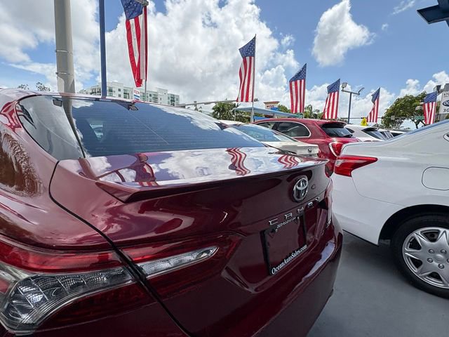 Used 2018 Toyota Camry XSE image 10