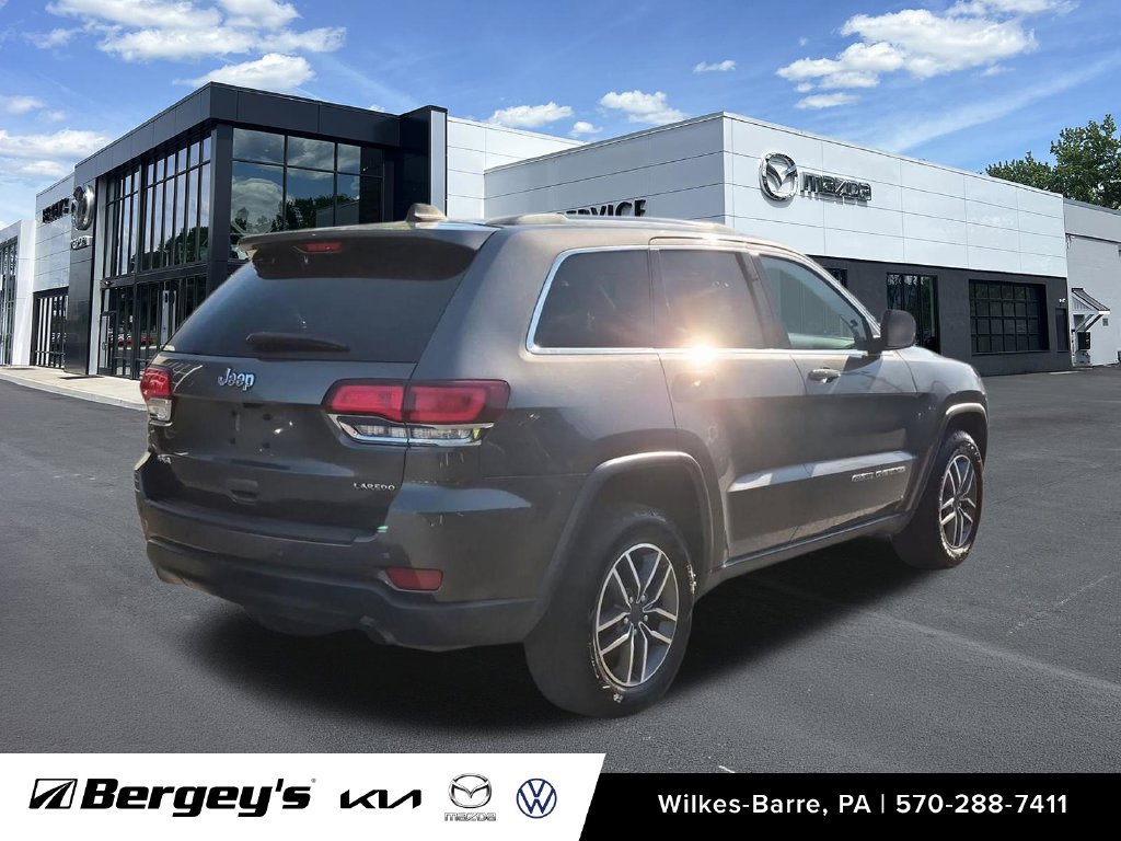 Used 2020 Jeep Grand Cherokee Laredo w/ Security & Convenience Group AWD/4WD image 14