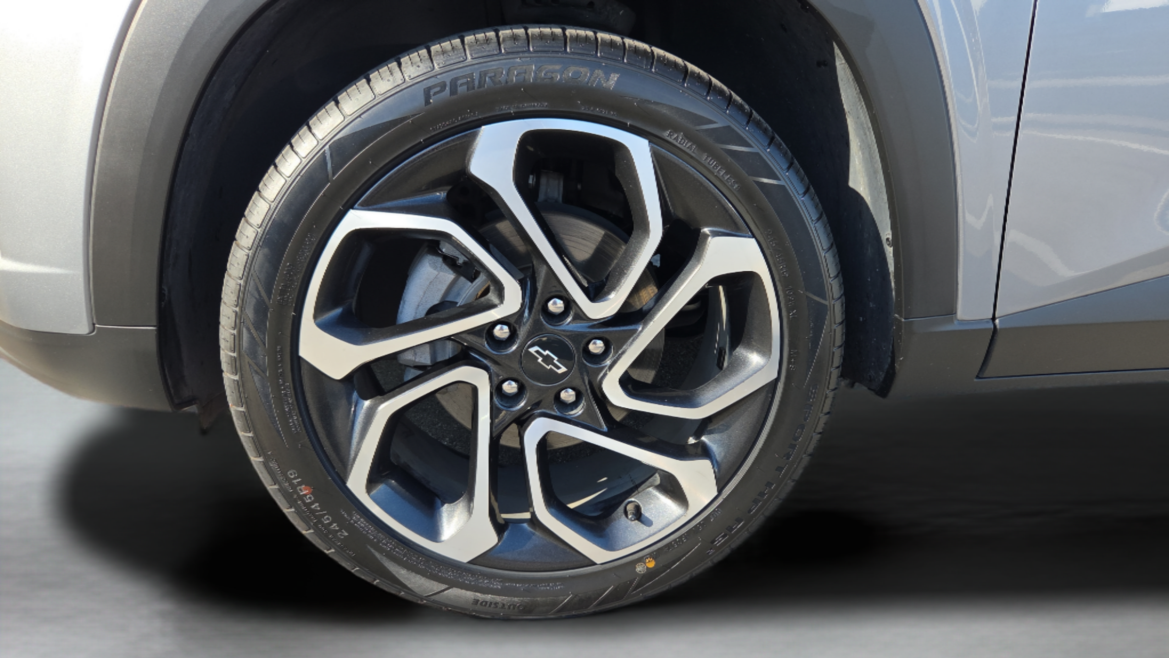 Used 2025 Chevrolet Trax RS FWD image 29
