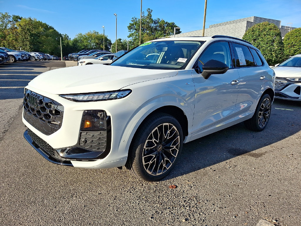New 2026 Audi Q3 quattro 2.0T AWD/4WD image 2
