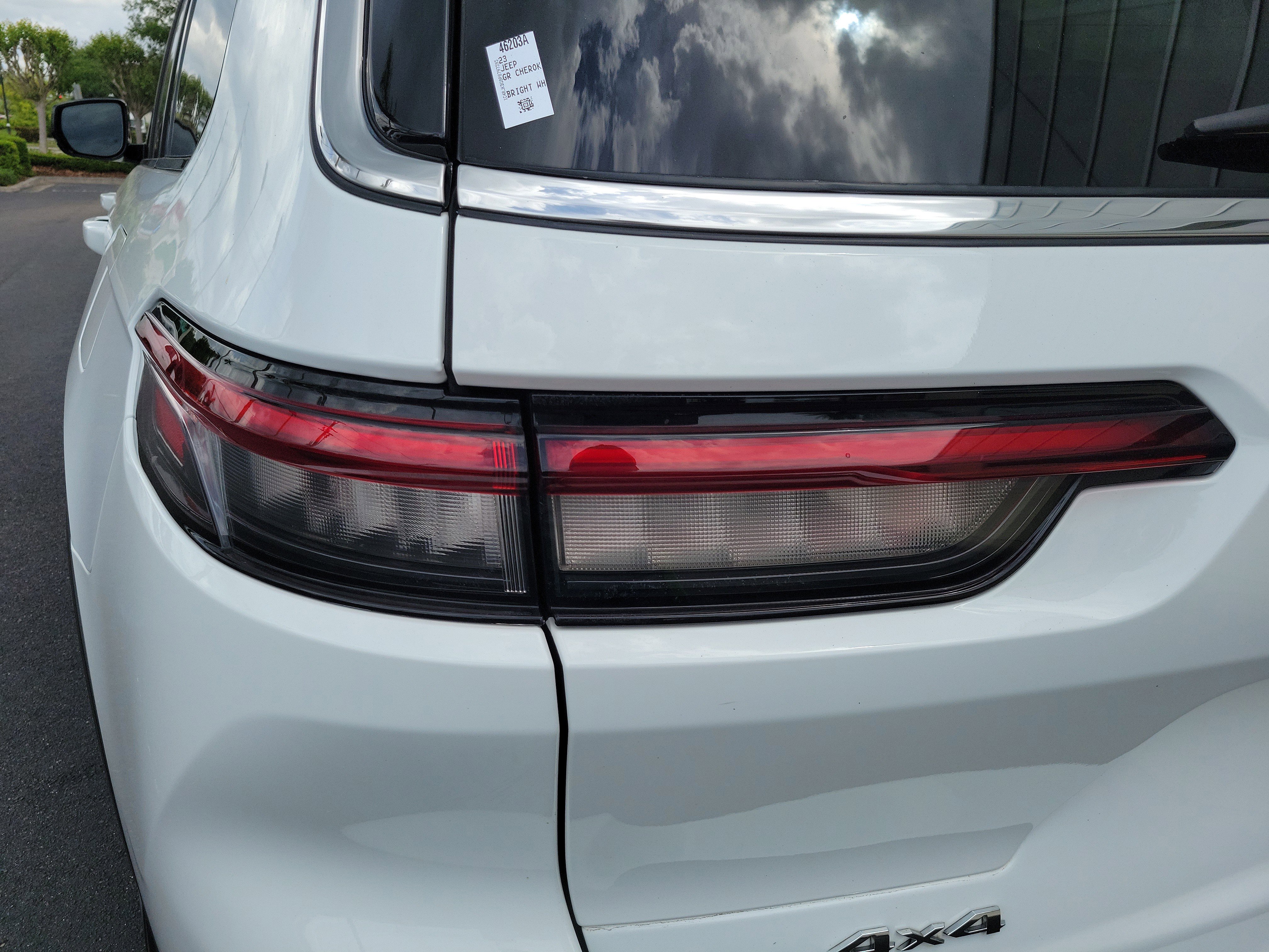 Used 2023 Jeep Grand Cherokee L Limited w/ Luxury Tech Group II AWD/4WD image 10